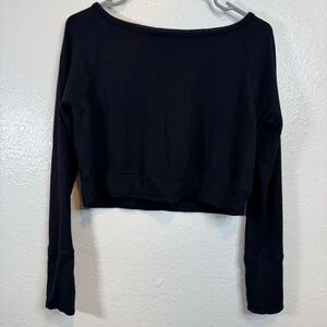 Athleta Long Sleeve Black Crop Top With Scoop Neck Size XS